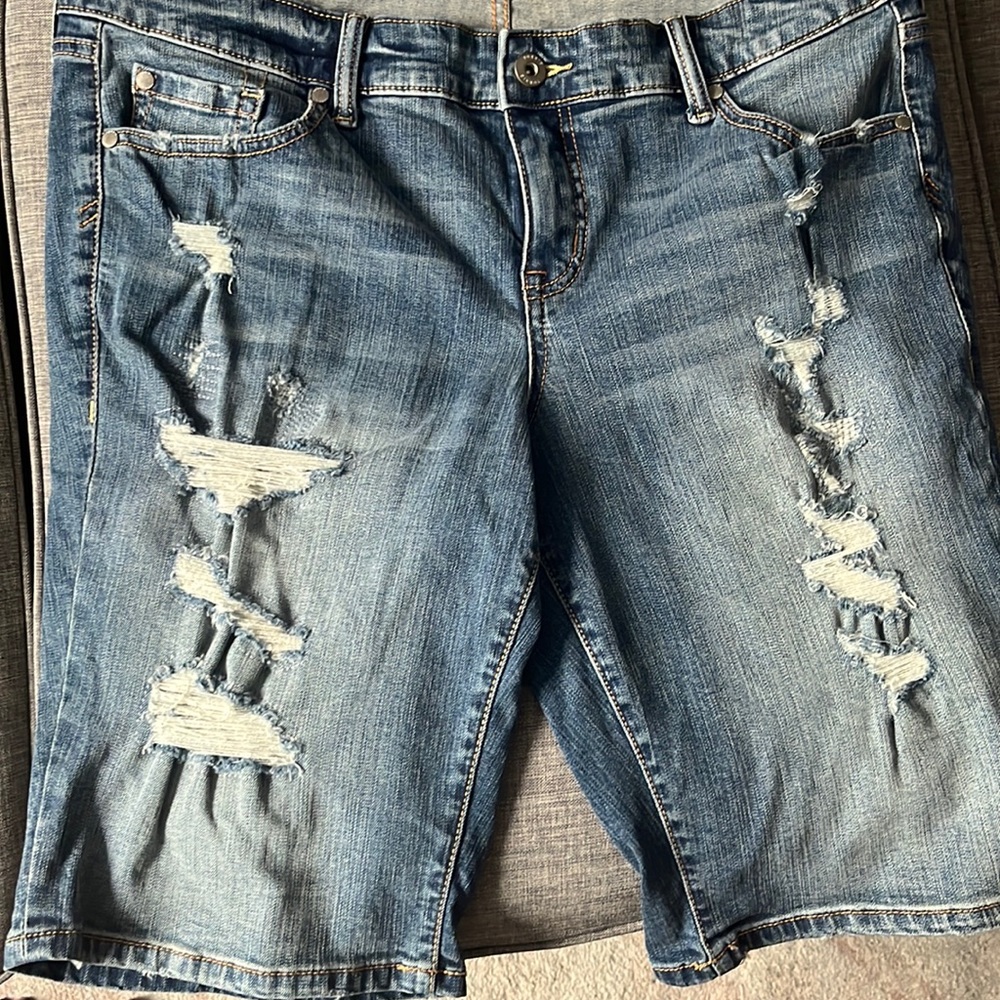 Torrid Denim Bermuda Shorts sz 16